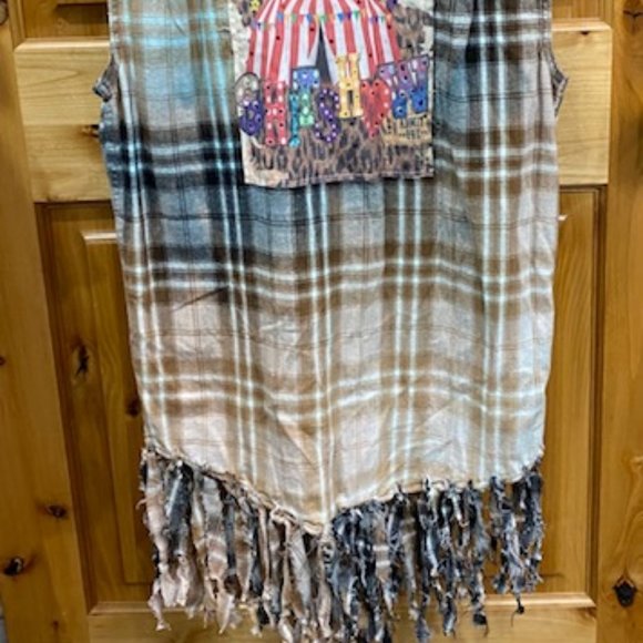 Welcome to the sh*t show Flannel Vest MEDIUM - Picture 4 of 4